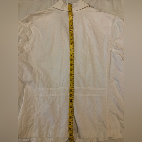 i.e. relaxed, vintage white eyelet blazer, beautiful & so easy to wear! 2X - Picture 15 of 16